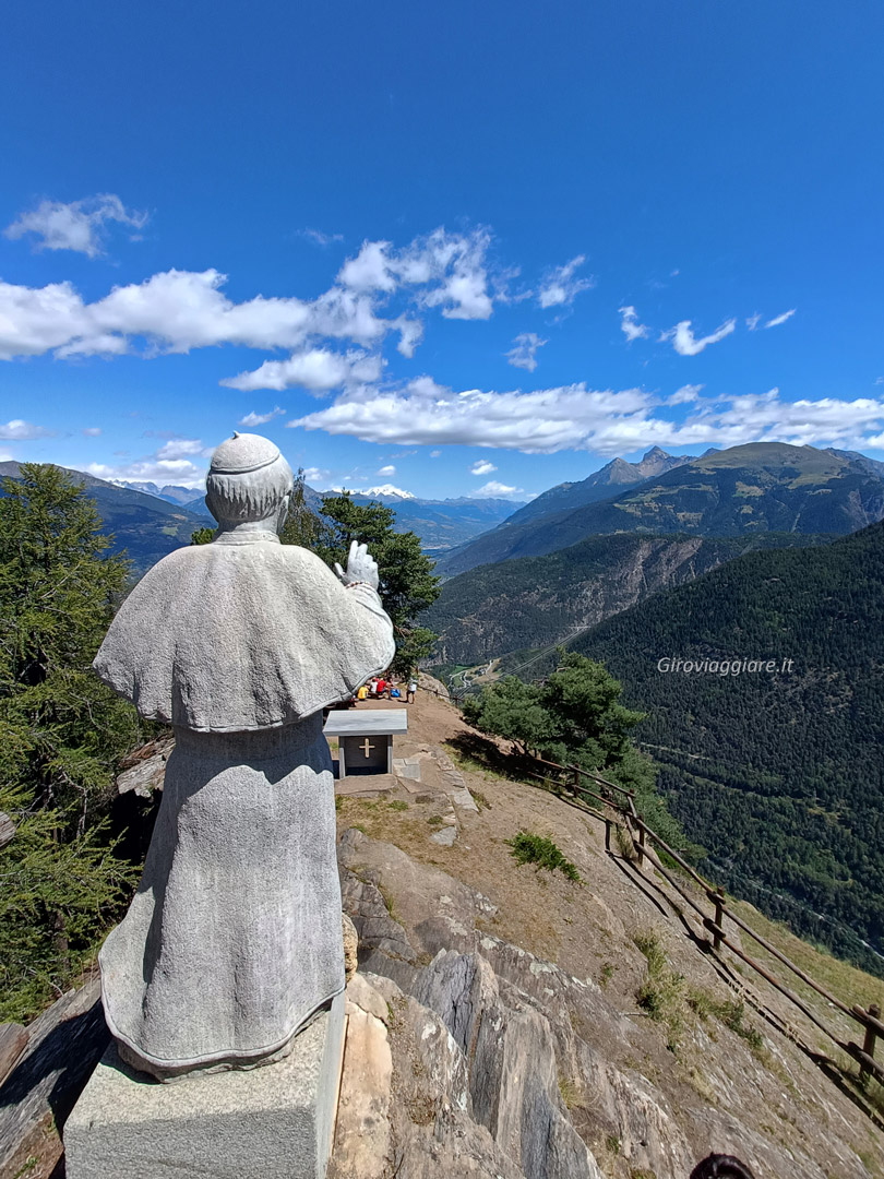La statua di Giovanni Paolo II